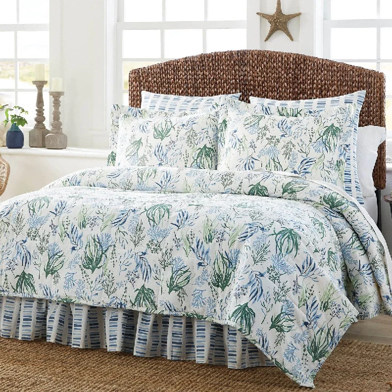 Down - filled comforters for supreme warmth and lightnessSplit P Oceana Queen Bed Bundle