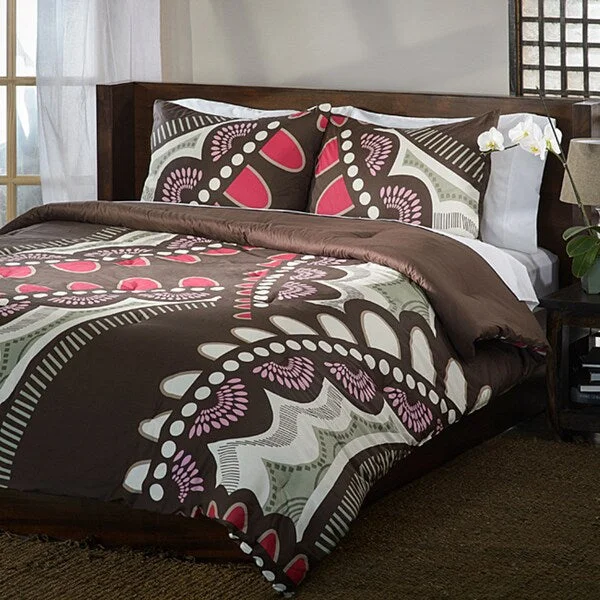 Goose down comforters known for their superior quality and insulationFunky Floral Reversible 3-piece Cotton Comforter Set