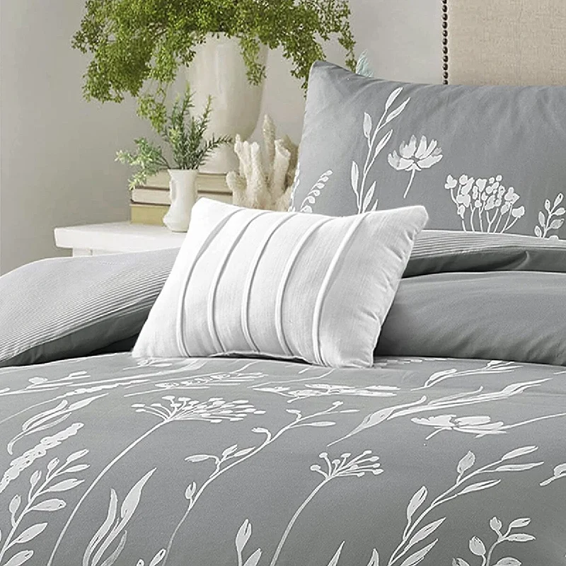 Duck down comforters with a softer feel and good warmth retentionStyle Quarters 4pc Comforter Set 100% Microfiber Polyester-1 Comforter+2 Pillowcases+1 Decorative Pillow-Queen