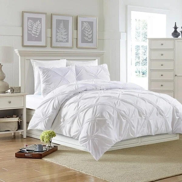 Silk - filled comforters for a luxurious and smooth touchBella Comforter Set White-Machine Washable - Includes 1 Comforter + 2 Shams - Queen