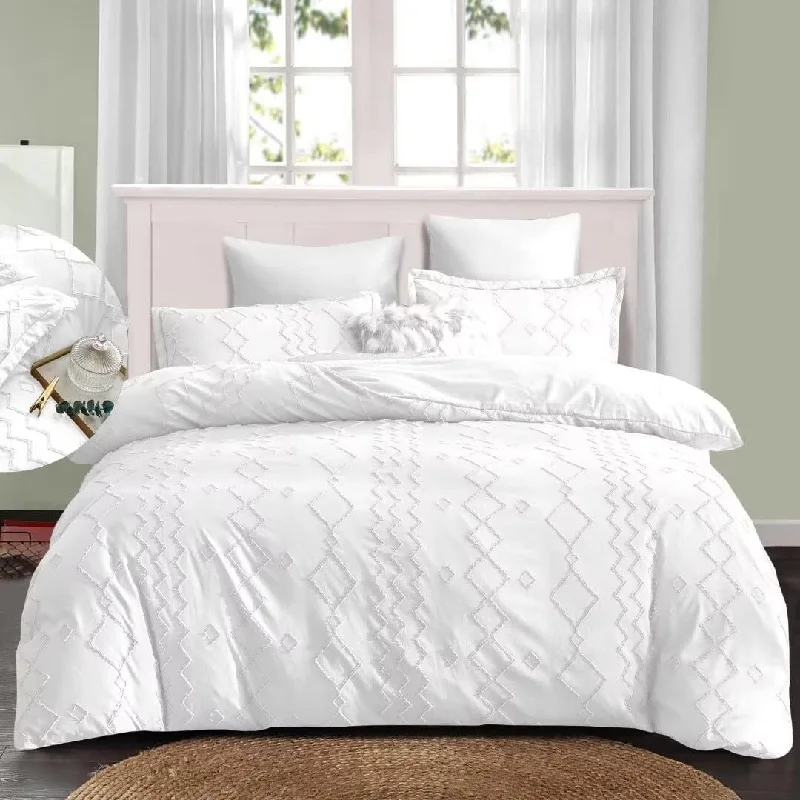 Latex - filled comforters with a bouncy texture and good supportShatex Tufted Comforters Bedding Set- 3 Piece