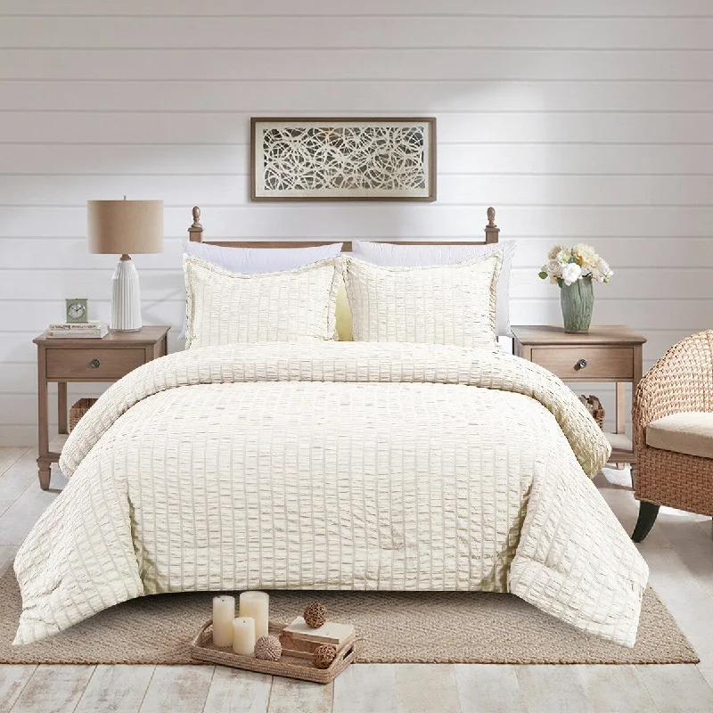 Goose down comforters known for their superior quality and insulationShatex Seersucker Bedding Comforter Sets