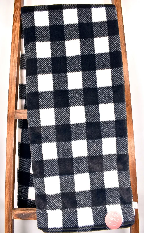 Queen - size blankets for standard - sized bedsBuffalo Check Snow / Black - OMG Nicole