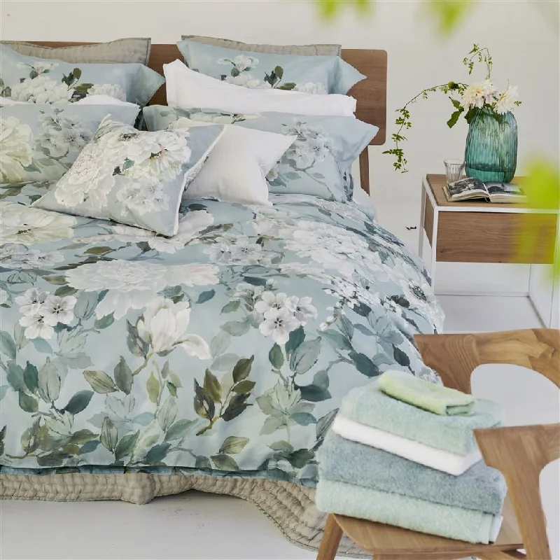 Organic cotton duvet covers for a chemical - free and eco - friendly optionDesigners Guild Fleurs Blanche Platinum Bedding