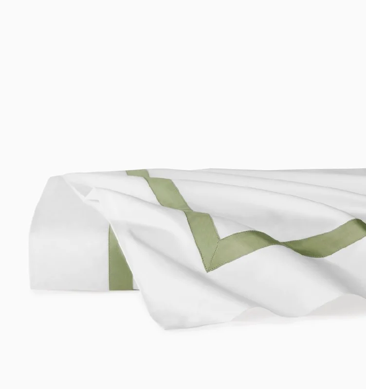 Anti - dust mite duvet covers to keep the sleep environment cleanEstate Bedding in White and Willow by Sferra