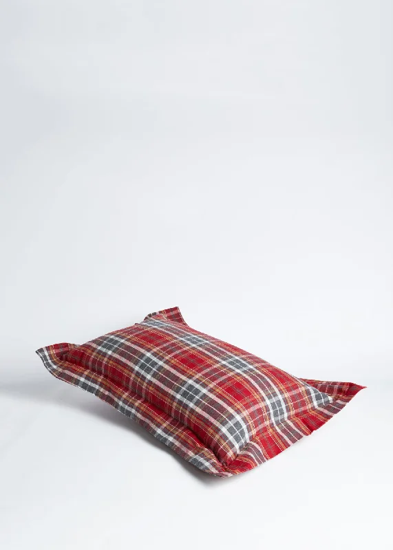 Linen blankets with a rustic and textured lookFoxford Tartan Flannel Oxford Pillowcase