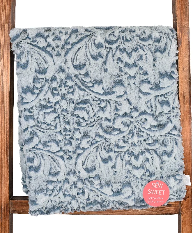 Cashmere blankets for ultimate softness and luxuryFrosted Dynasty Bayou Snow - OMG Demi