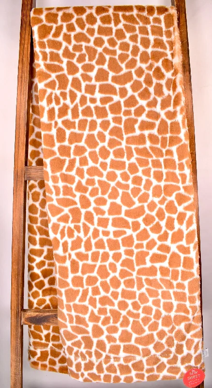 Cotton blankets for breathability and a lightweight feelGiraffe Natural/Tan - OMG Casey