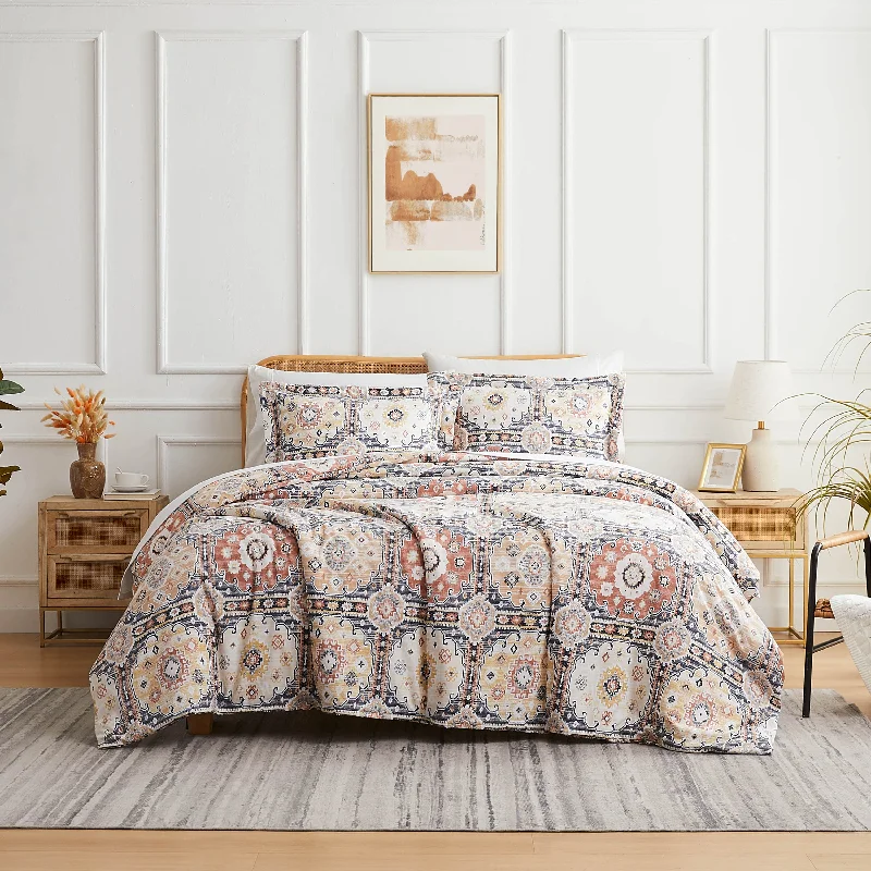 Button - closure duvet covers for a classic and secure fasteningKilim Duvet Cover Set