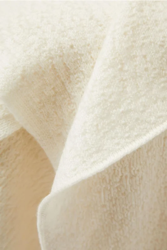 Chenille blankets with a thick and fuzzy textureLander Throw