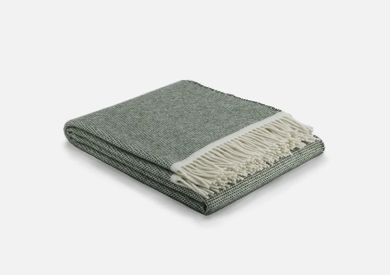 Recycled polyester blankets for an eco - conscious optionMoss Duiske Lambswool Throw Blanket