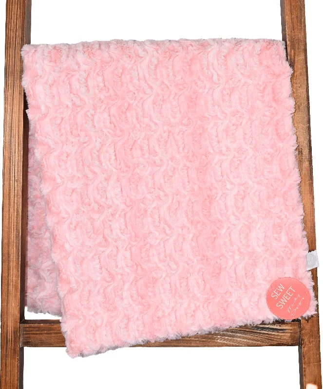 Fleece blankets for a cozy and plush texturePaloma Blossom - OMG Demi