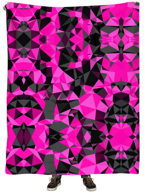 Recycled polyester blankets for an eco - conscious optionPink and Black Geo Plush Blanket