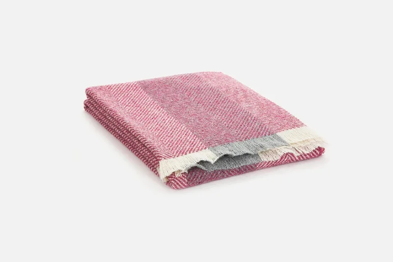 Queen - size blankets for standard - sized bedsPink Heather Corrán Irish Wool Throw Blanket