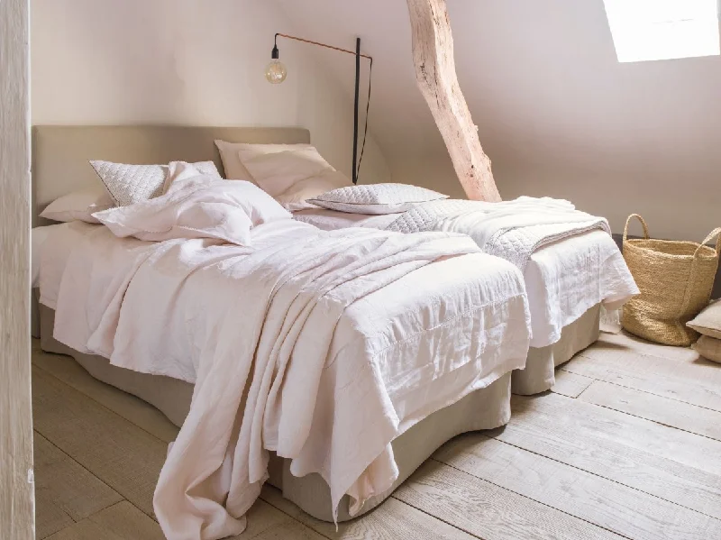 Silk duvet covers for a smooth and elegant touchNouvelle Vague Pink Bedding by Alexandre Turpault