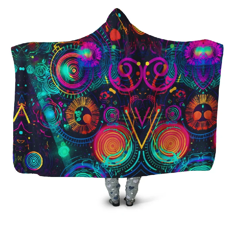 Chenille blankets with a thick and fuzzy textureRetro Trip Hooded Blanket