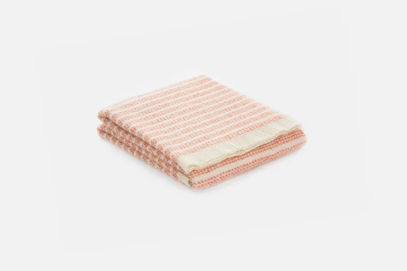 Linen blankets with a rustic and textured lookSalmon Raheen Irish Wool Throw Blanket