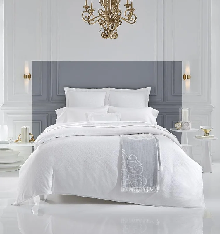 Abstract - designed duvet covers to add an artistic flair to the bedroomGiza 45 Quatrefoil Bedding by Sferra