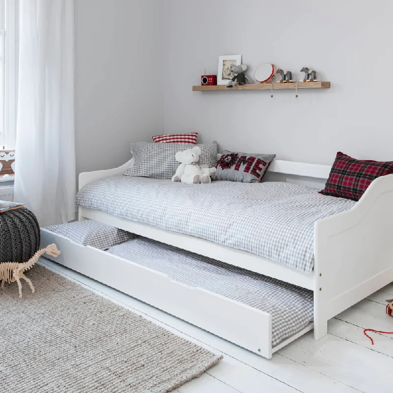 Hybrid mattresses combining foam and innerspring technologyHove Day Bed with Pullout Trundle in Classic White